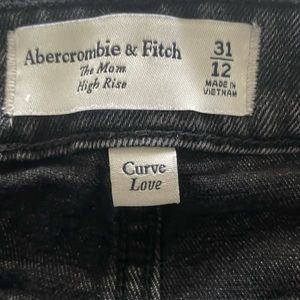 Abercrombie and Fitch Mom jeans size 31/ 12 black.